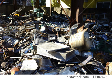 Garbage house Garbage house 114076280