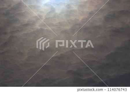 Sky with sunlight reflecting Sky with sunlight reflecting 114076743