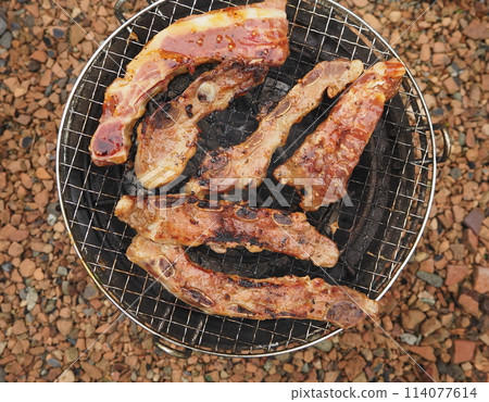 帶骨炭烤排骨 114077614