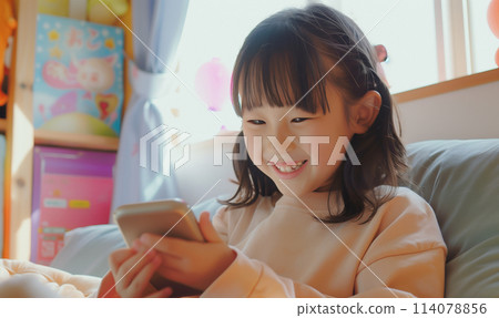 經營智能手機的兒童 114078856
