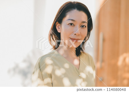 female, females, lady 114080048
