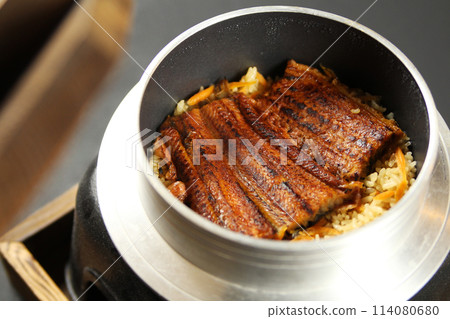 Hitsumabushi eel cooked in a pot Hitsumabushi eel cooked in a pot 114080680