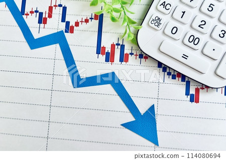 股價下跌和圖表下跌 114080694