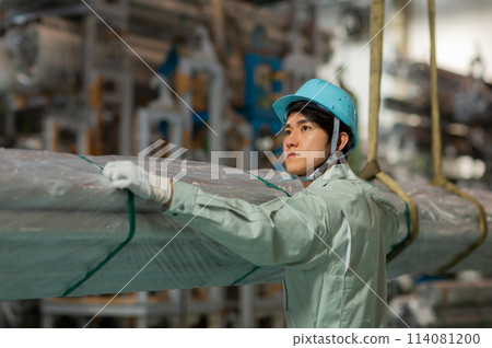 倉庫工人年輕男性 114081200