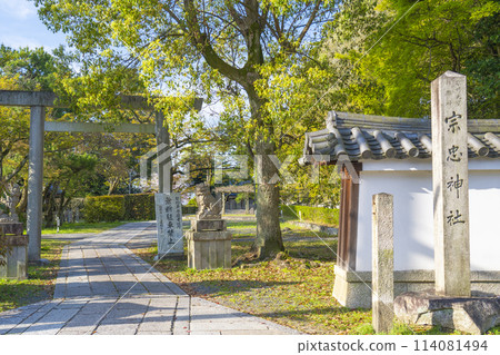 Spring in Kyoto: Munetada Shrine, Imperial Envoy Gate Spring in Kyoto: Munetada Shrine, Imperial Envoy Gate 114081494