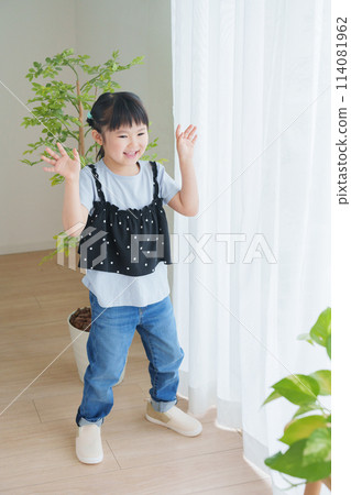 兒童夏季服裝時尚協調全身（肖像） 114081962