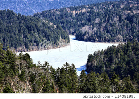 Scenery of Penketo in early spring in Akan Mashu National Park, Hokkaido 114081995