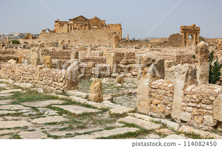 Ruins of ancient Roman settlement of Sufetula in Sbeitla, Tunisia 114082450