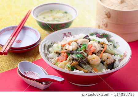 Chinese rice bowl with lots of ingredients 114083735
