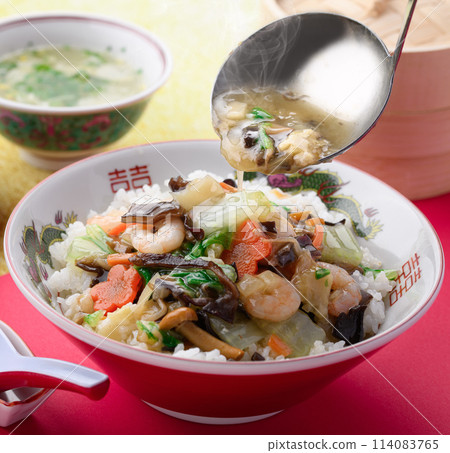 中國飯碗有很多配料 中國飯碗有很多配料 114083765