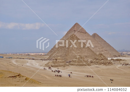 Egyptian pyramid 114084032