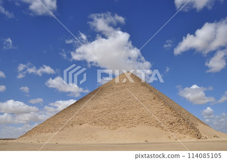 Egyptian pyramid 114085105