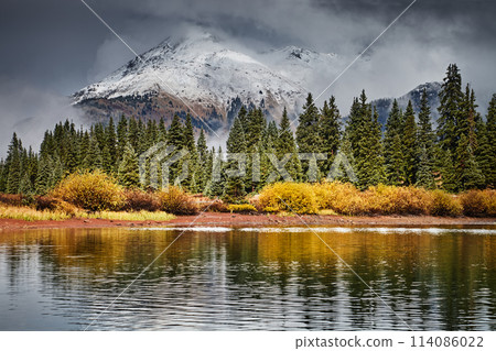 Molas Lake, Colorado, USA Molas Lake, Colorado, USA 114086022