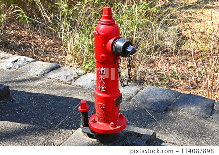 outdoor fire hydrant 114087898