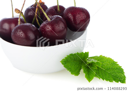 Cherries in bowl Cherries in bowl 114088293