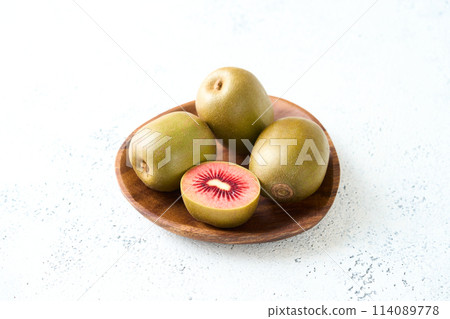 Kiwifruit Ruby Red Kiwifruit Ruby Red 114089778