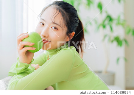 Fresh and healthy image of young women Fresh and healthy image of young women 114089954