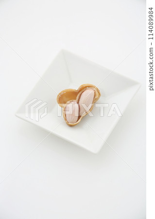 Boiled peanuts, vertical high angle Boiled peanuts, vertical high angle 114089984