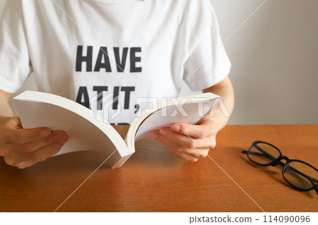 讀書的婦女讀書圖像 114090096