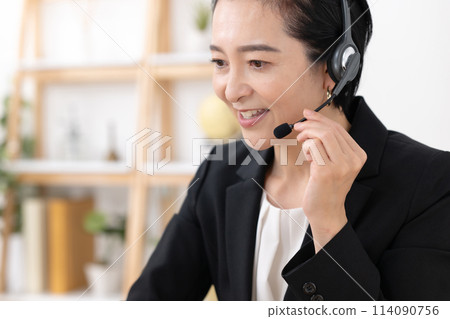 女商人中女耳機 114090756