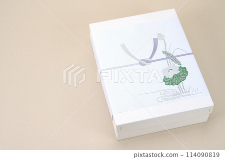 A white box with a lotus flower pattern in return for a condolence gift A white box with a lotus flower pattern in return for a condolence gift 114090819