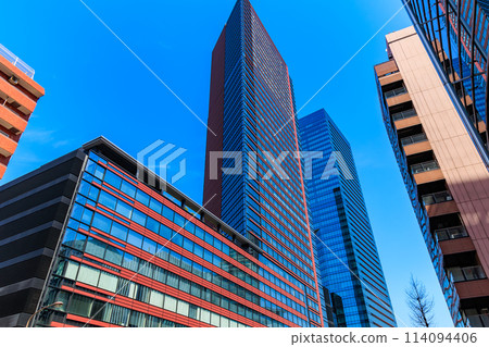 東京都港區三田的城市景觀（三田雙子樓西樓和三田花園塔） 114094406