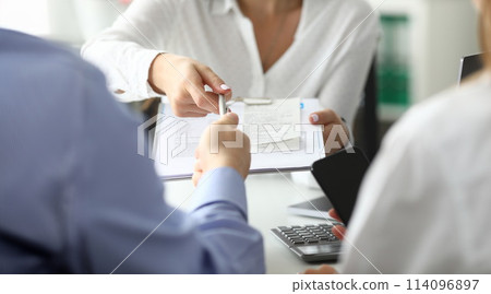 Process of signing contract 114096897