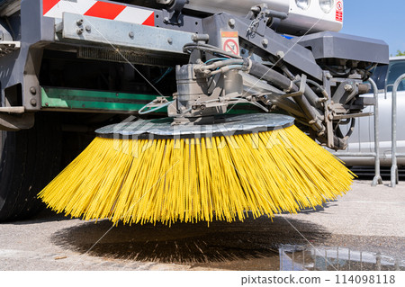 Street vacuum cleaner sweeper machine. 114098118