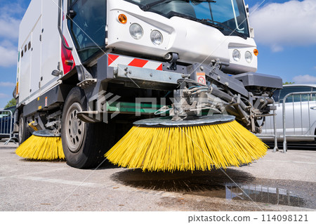 Street vacuum cleaner sweeper machine. 114098121