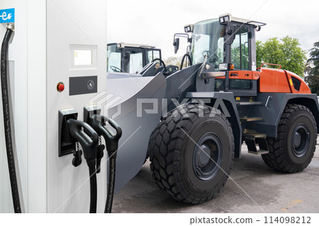 Electric construction machines with charging station. Electric construction machines with charging station. 114098212