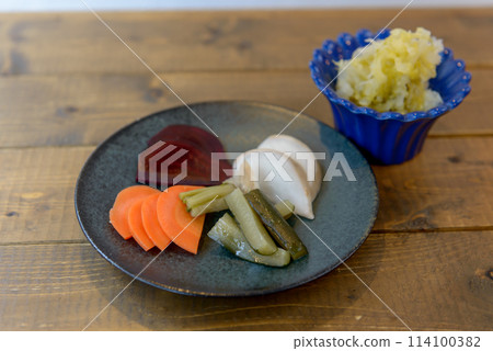 Pickles, sauerkraut, snacks Pickles, sauerkraut, snacks 114100382