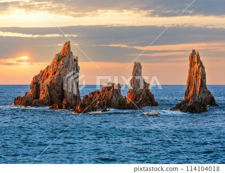 Gueirua beach at evening. Asturias, Spain. 114104018