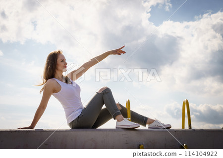 Fashion model woman outdoor Fashion model woman outdoor 114104922