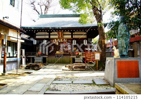 Abe no Seimei Shrine Main Hall & Statue of Abe no Seimei, the onmyoji (exorcist), born in Abeno-ku, Osaka City, Osaka Prefecture Abe no Seimei Shrine Main Hall & Statue of Abe no Seimei, the onmyoji (exorcist), born in Abeno-ku, Osaka City, Osaka Prefecture 114105215