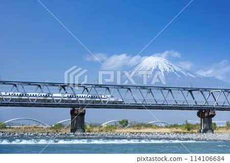 新幹線穿越富士河橋 114106684