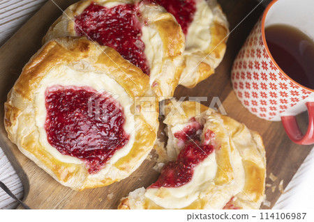 Raspberry Cream Cheese Puff Pastry 114106987