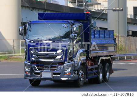 Dump truck 114107916