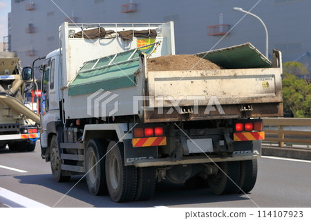 Dump truck Dump truck 114107923
