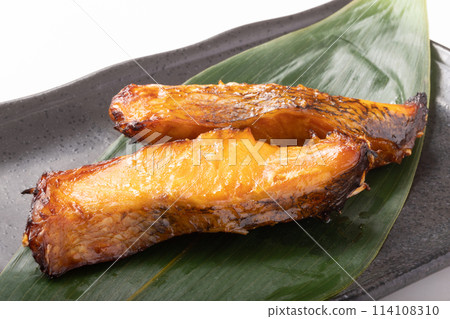 [American] Grilled Kitanomenke marinated in mirin 114108310
