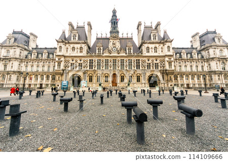 Town hall in Paris, France 114109666