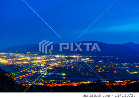 The Curtain Falls: Cities and Logistics 114110723