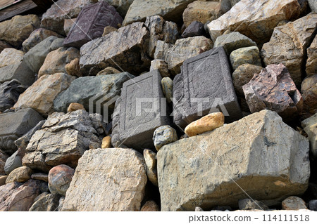 Repurposed stones used in the stone walls of Fukuchiyama Castle (Fukuchiyama City, Kyoto Prefecture) 114111518