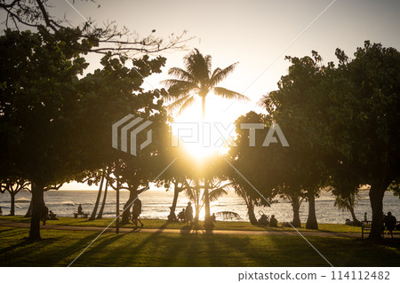 夏威夷檀香山魔術島的日落景觀 夏威夷檀香山魔術島的日落景觀 114112482