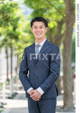 商務中間人 114113098