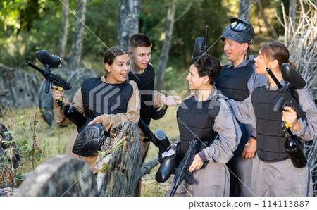 Men and women share their impressions of playing paintball 114113887