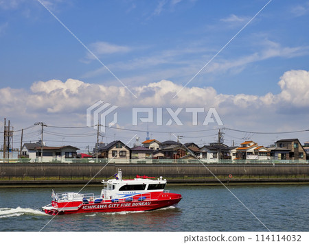 Fireboat Chidori, Ichikawa City Fire Department Fireboat Chidori, Ichikawa City Fire Department 114114032