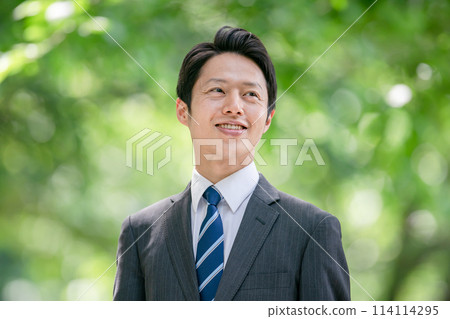 Middle-aged man, business, fresh greenery Middle-aged man, business, fresh greenery 114114295