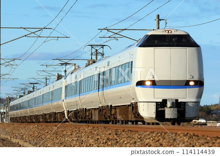 [JR West] 683 Series "Thunderbird" (Hokuriku Main Line: Awara Onsen - Maruoka) 114114439