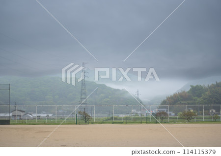晨霧中的風景 114115379