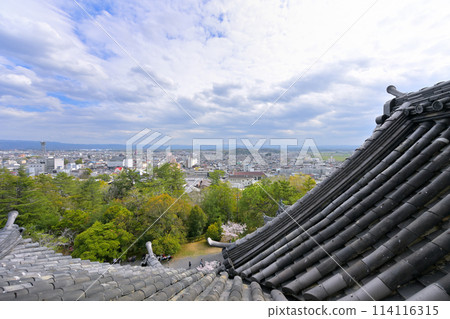 從伊賀上野城天守閣樓大樓眺望（三重縣伊賀市） 114116315